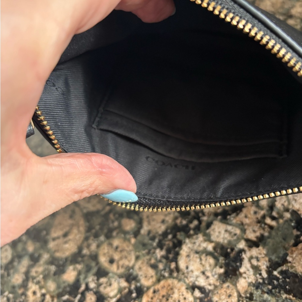Coach Black Pebbled Leather Wristlet NWT - Picture 4 of 4
